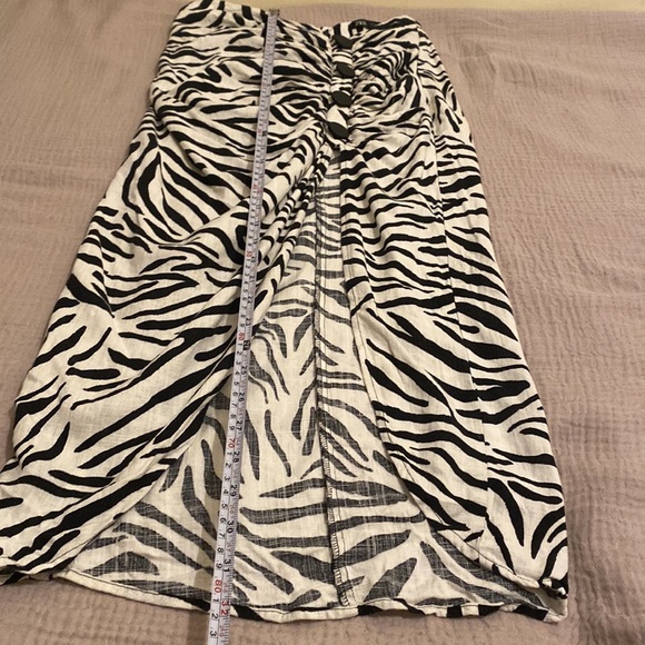Zebra Print Black and White Women's Skirt. Size S . Style 8273/595/084 - Picture 10 of 10